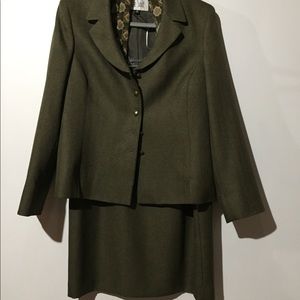 Le suit dark olive green blazer with skirt size 14